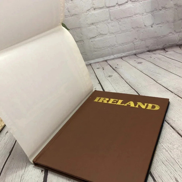 vintage IRELAND a picture book to remember her by 1978 - Picture 3 of 7